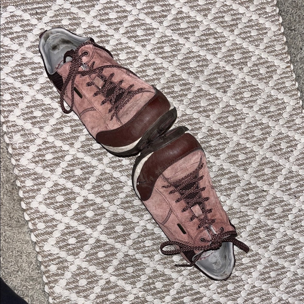 🌺Dansko Women's Pink and Brown Sneakers some wear on heels - still comfy fun - Picture 7 of 10